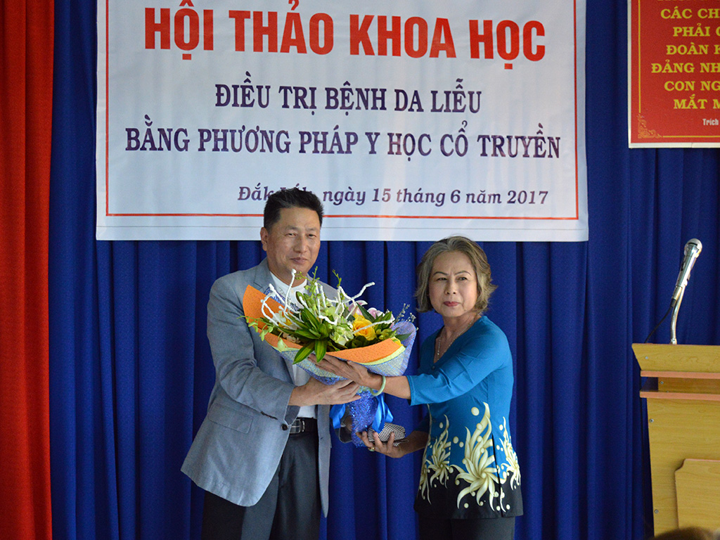 Hội thảo khoa học điều trị bệnh da liễu bằng phương pháp y học cổ truyền.