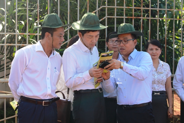 Đại sứ Hàn Quốc và doanh nghiệp tìm hiểu văn hóa, khảo sát mô hình kinh tế tại tỉnh