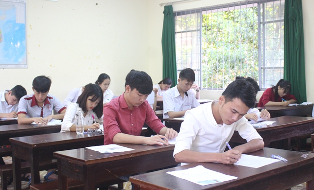 Buổi thi đầu tiên Kỳ thi THPT Quốc gia năm 2017: 180 thí sinh bỏ thi môn Ngữ Văn