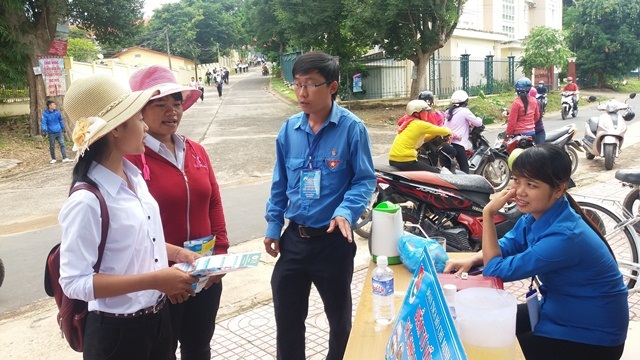 Huyện Lắk ra quân Chương trình Tiếp sức mùa thi năm 2017