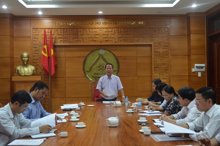 Ban Pháp chế HĐND tỉnh thẩm tra báo cáo 6 tháng đầu năm của các cơ quan thuộc ngành tư pháp tỉnh.