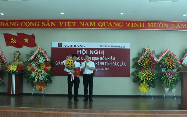 Agribank Đắk Lắk tổ chức Hội nghị công bố Quyết định của Chủ tịch Hội đồng Thành viên về bổ nhiệm chức danh Giám đốc.