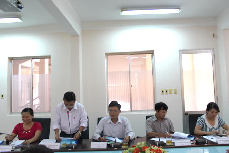 Các thành viên Hội đồng nghiệm thu đề tài