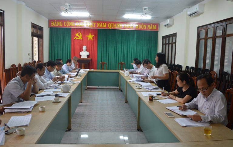 Họp rà soát, hoàn thiện báo cáo sơ kết 5 năm thực hiện Nghị quyết của Ban Thường vụ Tỉnh ủy về xây dựng, phát triển thị xã Buôn Hồ giai đoạn 2011 – 2015, định hướng đến năm 2020.