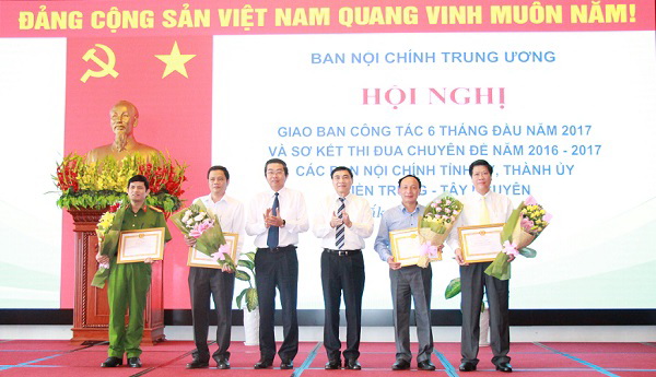 Giao ban công tác nội chính 6 tháng đầu năm 2017