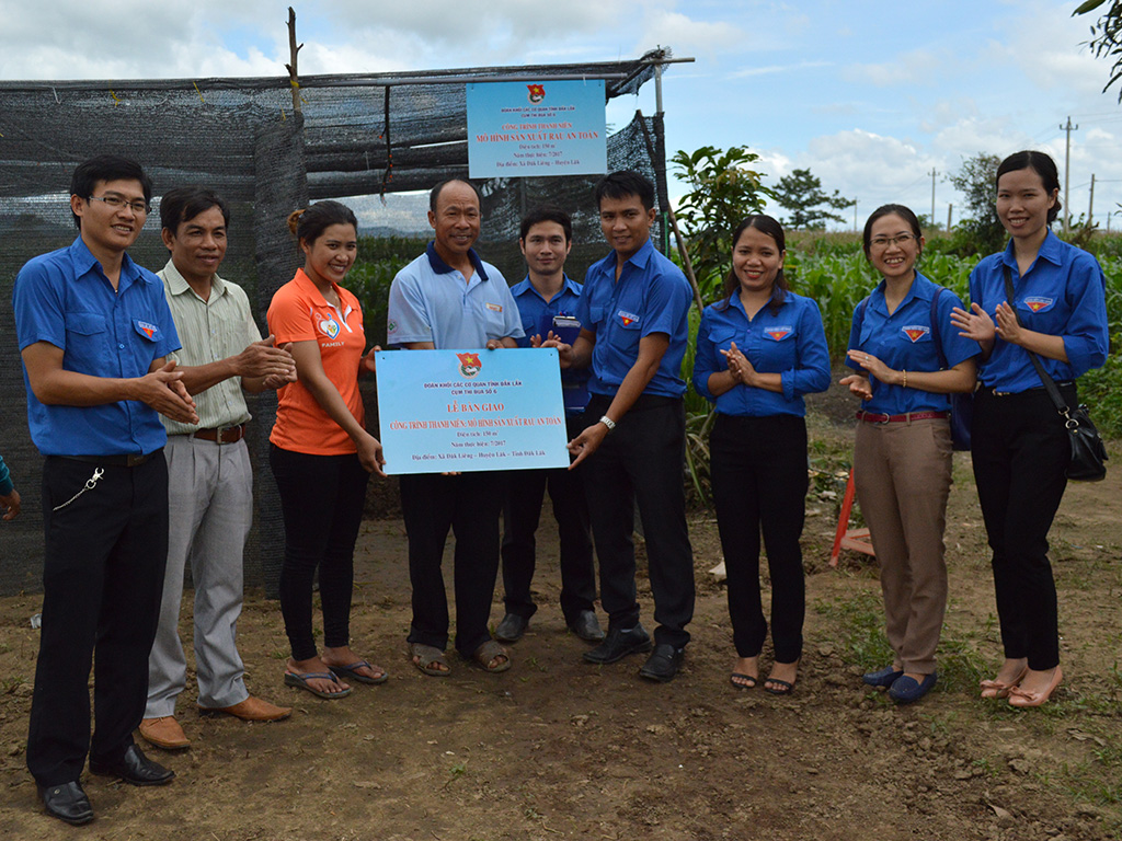 Cụm thi đua số 6 Đoàn Khối Các cơ quan tỉnh tổ chức Chiến dịch Kỳ nghỉ hồng năm 2017 tại xã Đắk Liêng, huyện Lắk