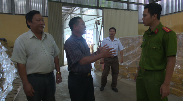 Kiểm tra an toàn PCCC tại các cơ sở huyện Ea H’leo