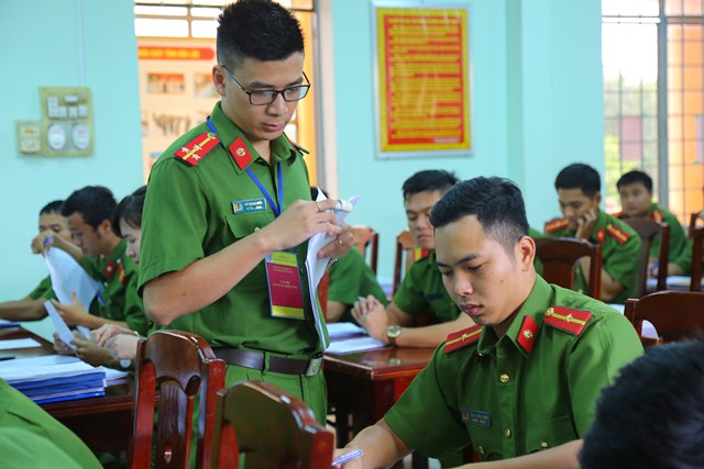 Cảnh sát PC&CC tỉnh Đắk Lắk tổ chức kiểm tra nghiệp vụ cán bộ kiểm tra năm 2017