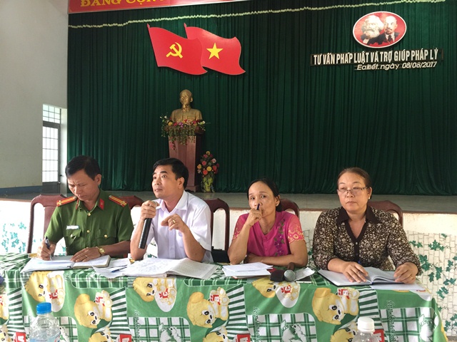 Hội LHPN huyện Cư M’gar trợ giúp pháp lý cho hơn 100 cán bộ, hội viên phụ nữ xã Ea Kiết