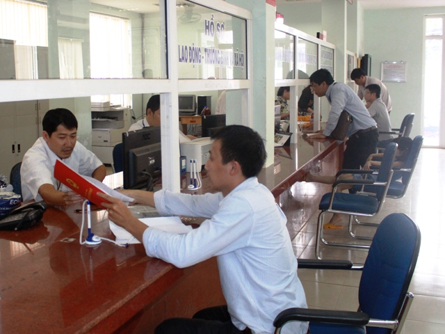 Báo cáo thực hiện cải cách chính sách tiền lương, bảo hiểm xã hội, tinh giản biên chế và cơ cấu lại đội ngũ cán bộ, công chức.