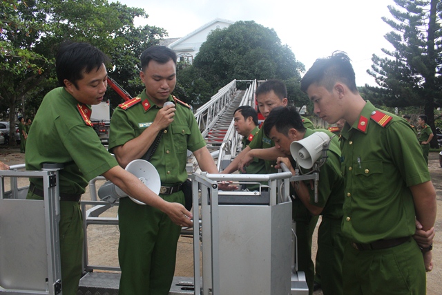 Tập huấn công tác hướng dẫn bảo quản, bảo dưỡng và sử dụng các phương tiện chữa cháy và CNCH