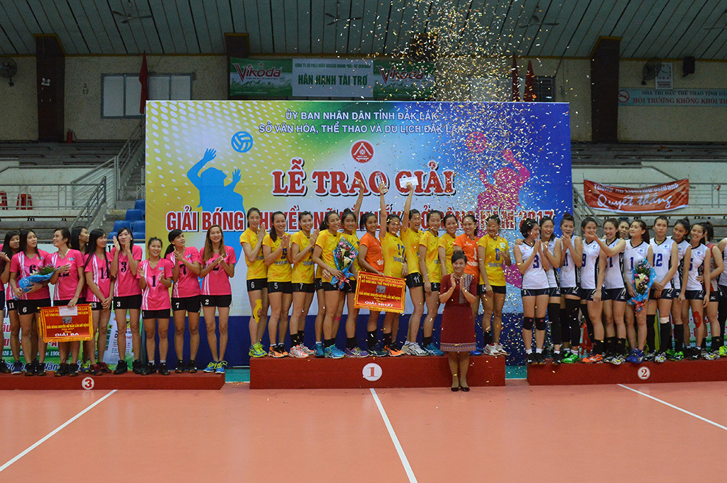 Tiến Nông Thanh Hóa vô địch giải bóng chuyền nữ tỉnh Đắk Lắk mở rộng năm 2017