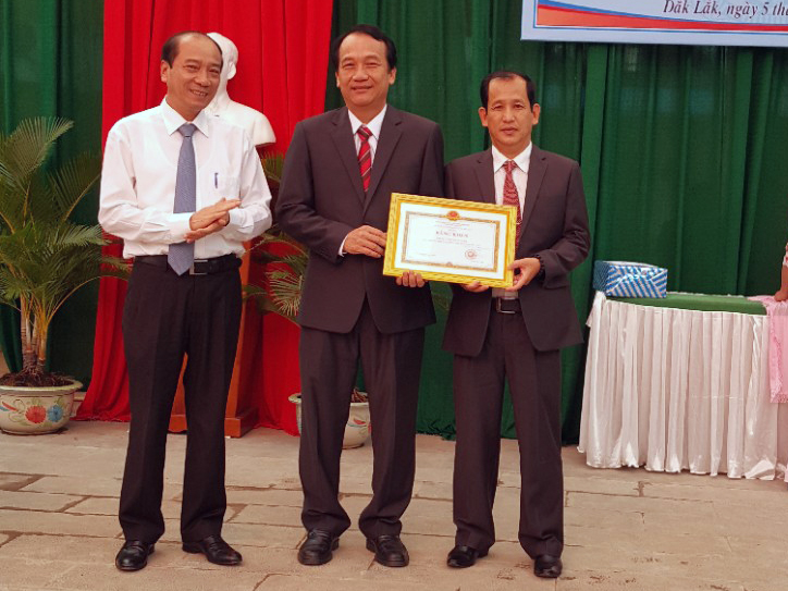 Trung tâm giáo dục thường xuyên tỉnh Đắk Lắk tưng bừng khai giảng năm học mới