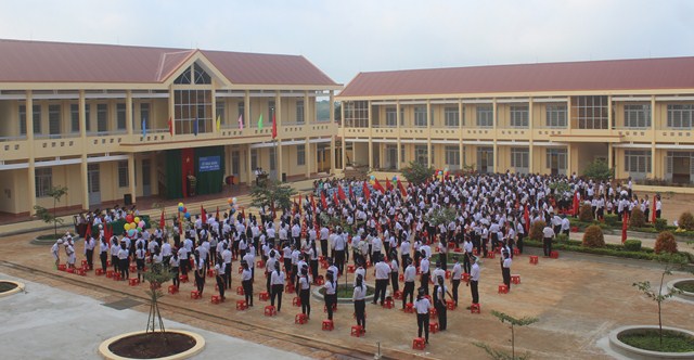 Không khí khai giảng năm học mới 2017-2018 trên địa bàn huyện Cư M'gar