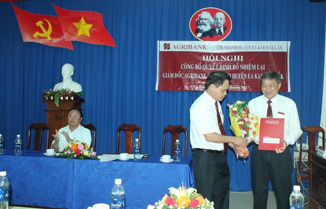Agribank Chi nhánh huyện Ea Kar, Đắk Lắk tổ chức Hội nghị công bố quyết định của Tổng Giám đốc.