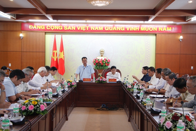 Tỉnh ủy làm việc với Đoàn cán bộ Hội đồng lý luận Trung ương