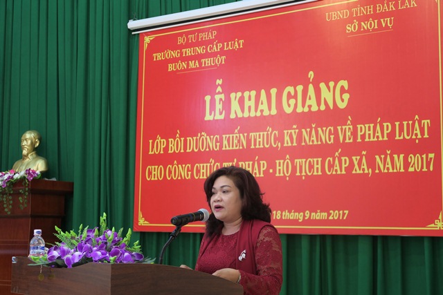 Trường Trung cấp Luật Buôn Ma Thuột tổ chức khai giảng lớp bồi dưỡng kiến thức, kỹ năng về pháp luật cho công chức Tư pháp, hộ tịch cấp xã năm 2017