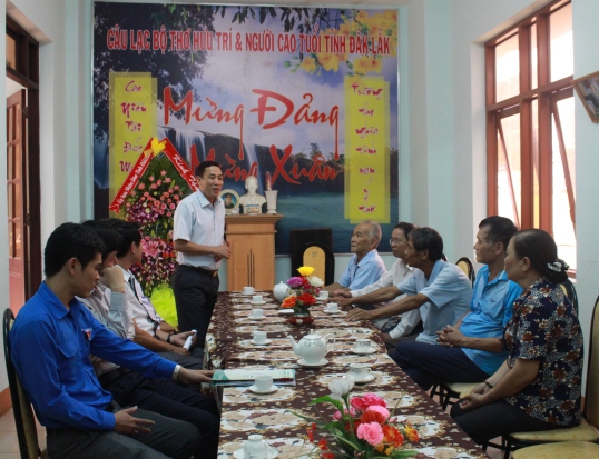 Lãnh đạo tỉnh thăm, tặng quà  người cao tuổi trên địa bàn thành phố Buôn Ma Thuột