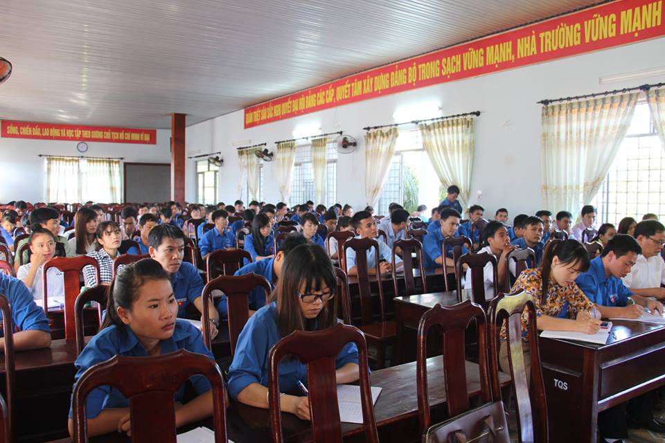 Hơn 100 cán bộ Đoàn cơ sở tham gia đối thoại về vốn vay ủy thác