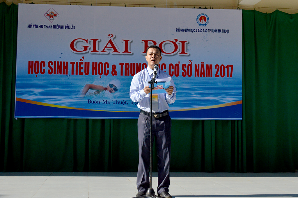Hơn 500 vận động viên tham gia Giải bơi học sinh Tiểu học và Trung học cơ sở năm 2017