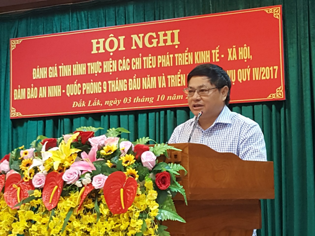 UBND tỉnh sơ kết 9 tháng đầu năm và triển khai nhiệm vụ 3 tháng cuối năm 2017