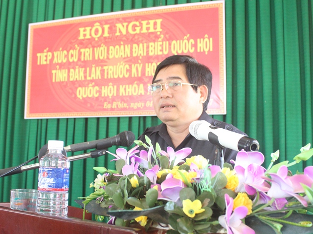 Cử tri xã Ea R’Bin đề nghị quan tâm đầu tư nâng cấp đường giao thông và lưới điện nông thôn