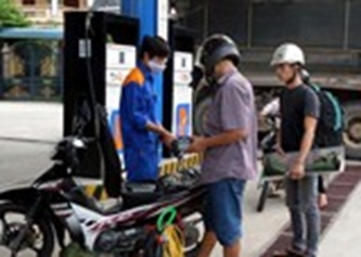 Xăng RON 92 giảm 112 đồng/lít sau 5 lần tăng giá