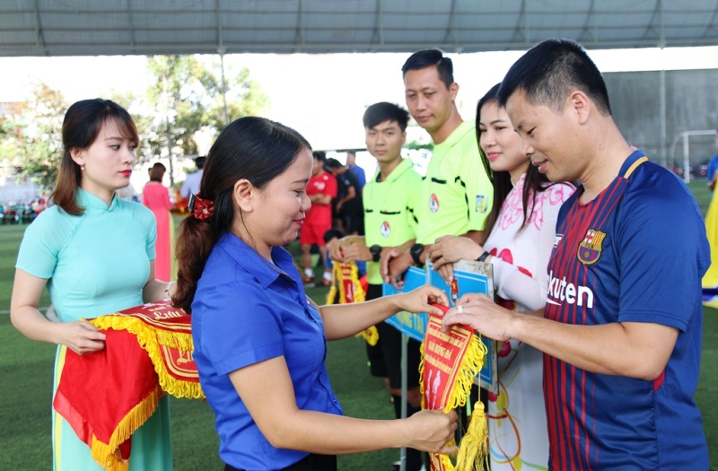 Khai mạc vòng chung kết giải Bóng đá mini nam truyền thống Đoàn Khối các cơ quan tỉnh năm 2017