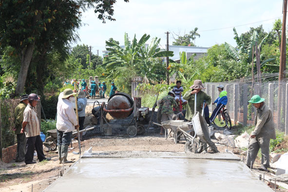 Phân bổ kinh phí khen thưởng cho UBND huyện Krông Pắk có thành tích tiêu biểu trong phong trào xây dựng nông thôn mới, giai đoạn 2011 – 2015 (đợt 2)