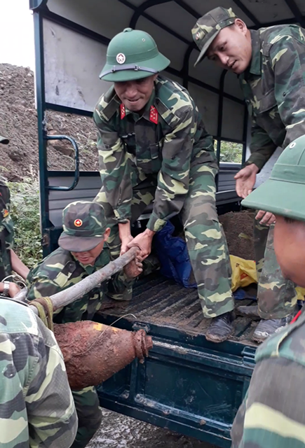 Phá hủy thành công một quả bom nặng 100kg