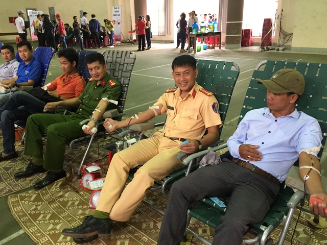 Huyện Cư M'gar có trên 650 tình nguyện viên tham gia hiến máu tình nguyện đợt II Năm 2017