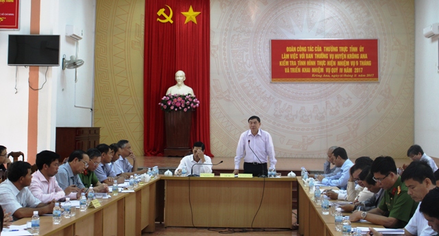 Thường trực Tỉnh ủy làm việc tại huyện Krông Ana.