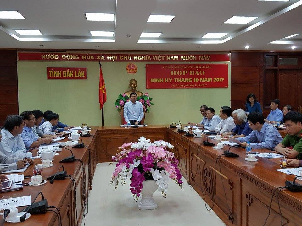 UBND tỉnh Họp báo định kỳ tháng 10 năm 2017