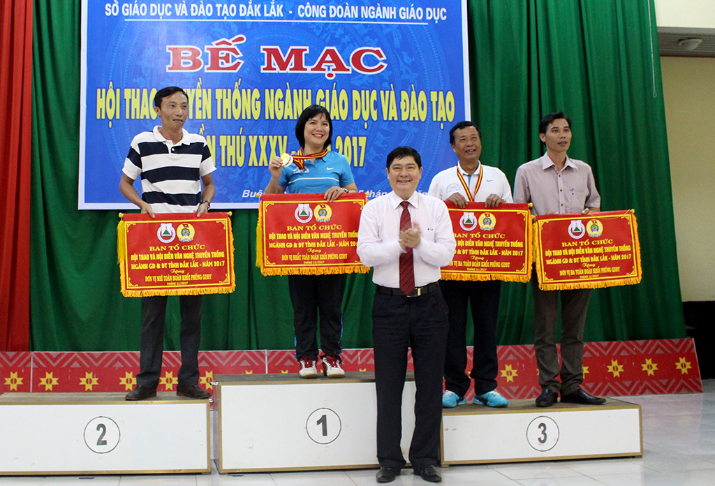 Bế mạc Hội thao truyền thống ngành Giáo dục và Đào tạo Đắk Lắk lần thứ 35