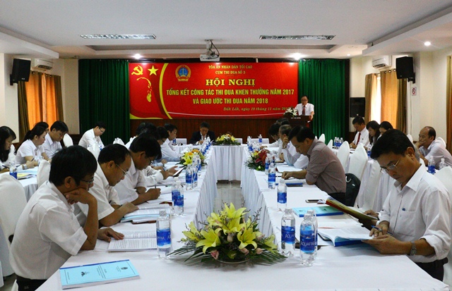 Cụm thi đua số III Tổ chức rút kinh nghiệm công tác xét xử các loại án trong năm 2017, quyên góp ủng hộ đồng bào vùng lũ