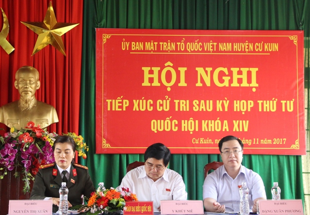 Đoàn Đại biểu Quốc hội tỉnh tiếp xúc cử tri tại huyện Cư Kuin