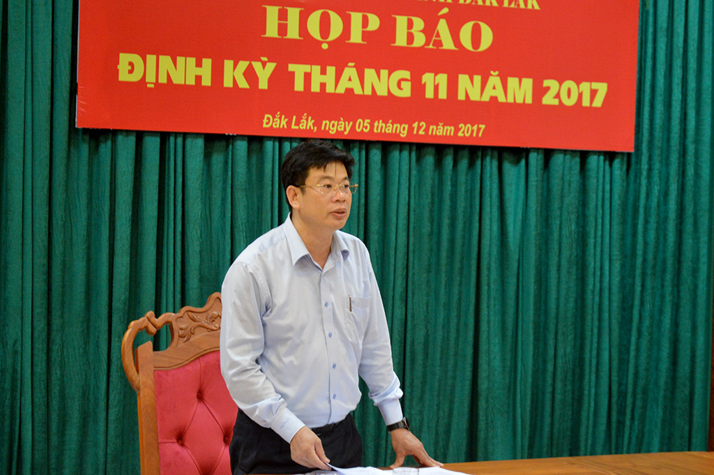 UBND tỉnh họp báo định kỳ tháng 11 năm 2017
