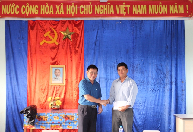 Thường trực Tỉnh ủy dự sinh hoạt chi bộ định kỳ tại Krông Năng.