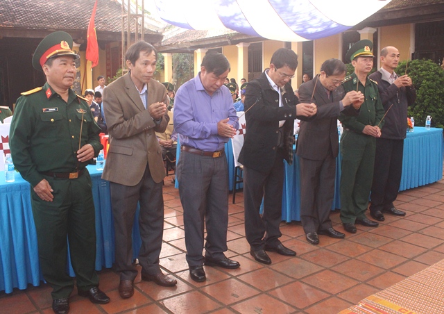 Lễ tưởng niệm các chiến sỹ Nam tiến hy sinh và đồng bào làng Lạc Giao tử nạn năm 1945