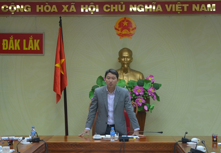 Meeting on reviewing investment in industrial zones