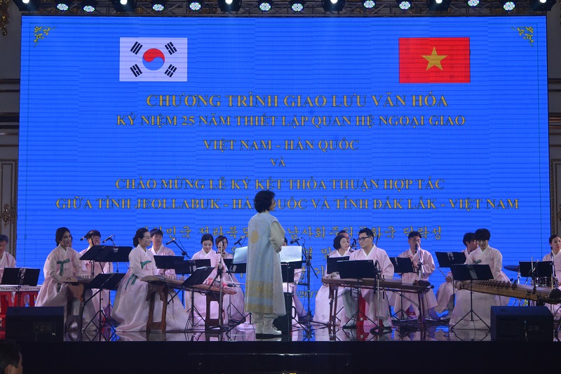 Chương trình giao lưu văn hóa, nghệ thuật giữa tỉnh Đắk Lắk và tỉnh Jeollabuk –do, Hàn Quốc.