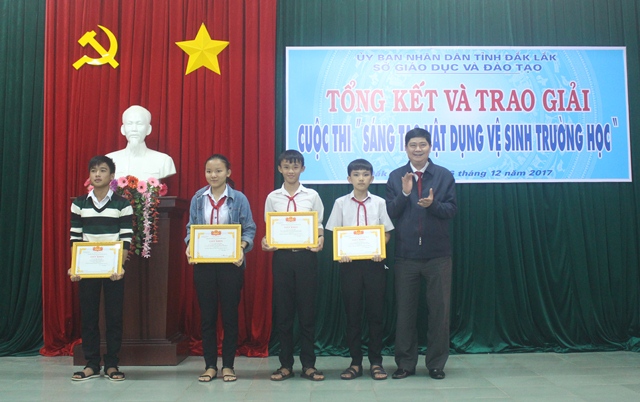 Tổng kết và trao giải Cuộc thi “Sáng tạo vật dụng vệ sinh trường học”