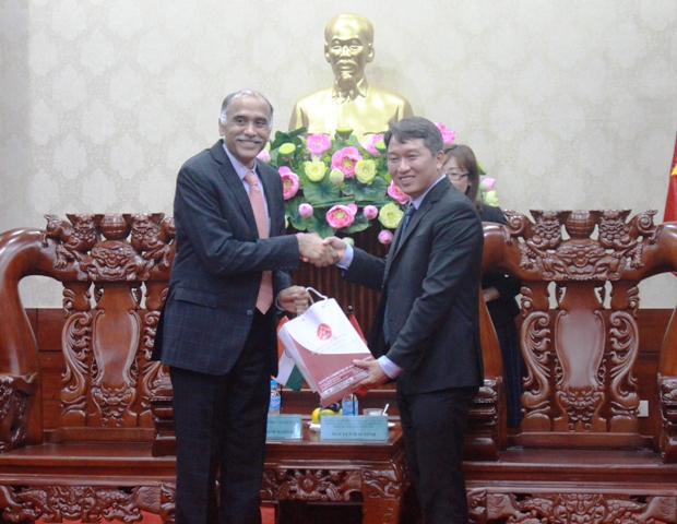 Lãnh đạo tỉnh tiếp và làm việc với Đại sứ đặc mệnh toàn quyền Cộng hòa Ấn Độ tại Việt Nam