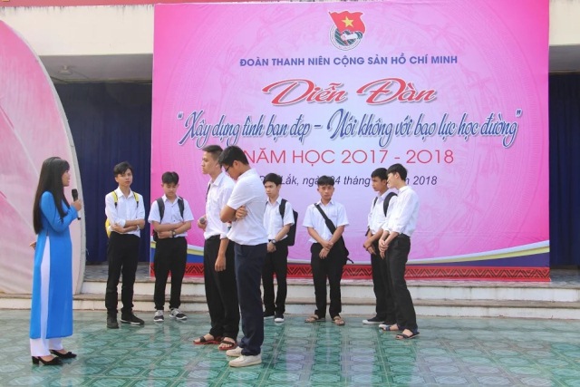 Diễn đàn “Xây dựng tình bạn đẹp – Nói không với bạo lực học đường” năm học 2017-2018