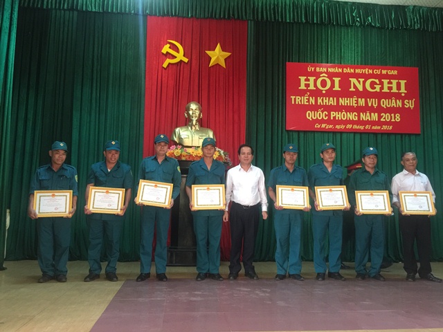Huyện Cư M'gar triển khai nhiệm vụ quân sự quốc phòng năm 2018