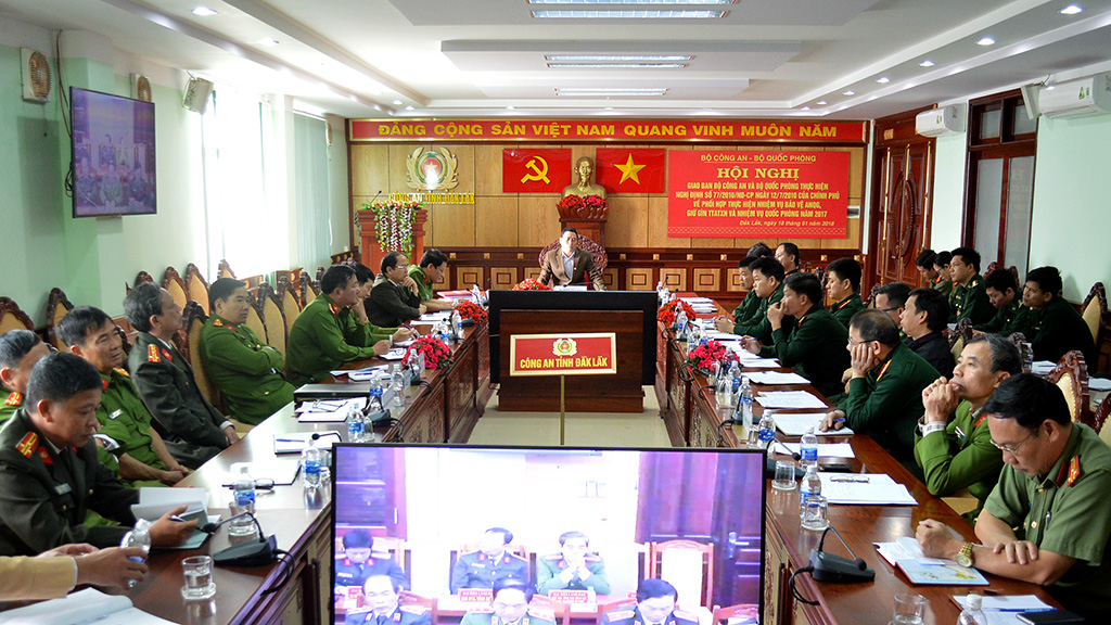 Bộ Công an và Bộ Quốc phòng giao ban công tác phối hợp thực hiện Nghị định số 77/2010/NĐ-CP