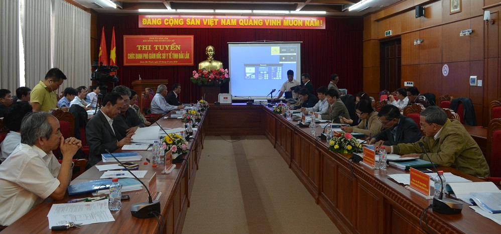 Kỳ thi tuyển chức danh Phó Giám đốc Sở Y tế tỉnh: 3 thí sinh thi thuyết trình Đề án.