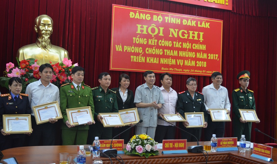 Tổng kết công tác nội chính và phòng, chống tham nhũng năm 2017, triển khai nhiệm vụ năm 2018.