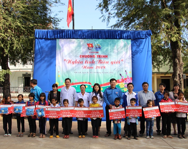 Chương trình “Nghĩa tình biên giới” năm 2018