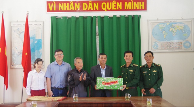Mặt trận Tổ quốc Việt Nam tỉnh Đắk Lắk thăm và chúc Tết Đồn Biên phòng